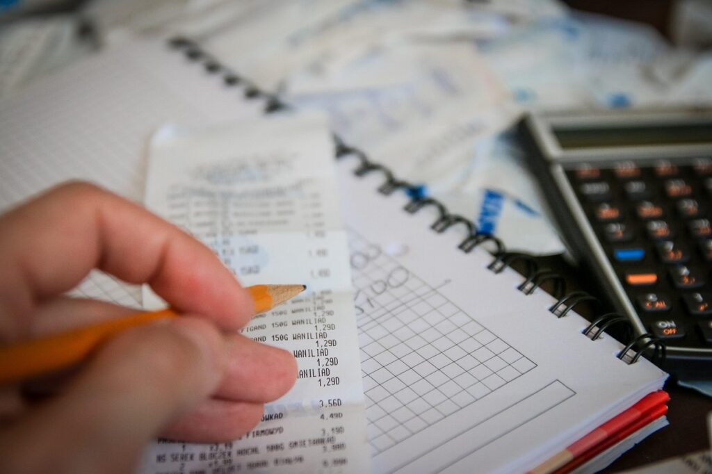 なぜお金が貯まらないのか？過去の習慣が原因